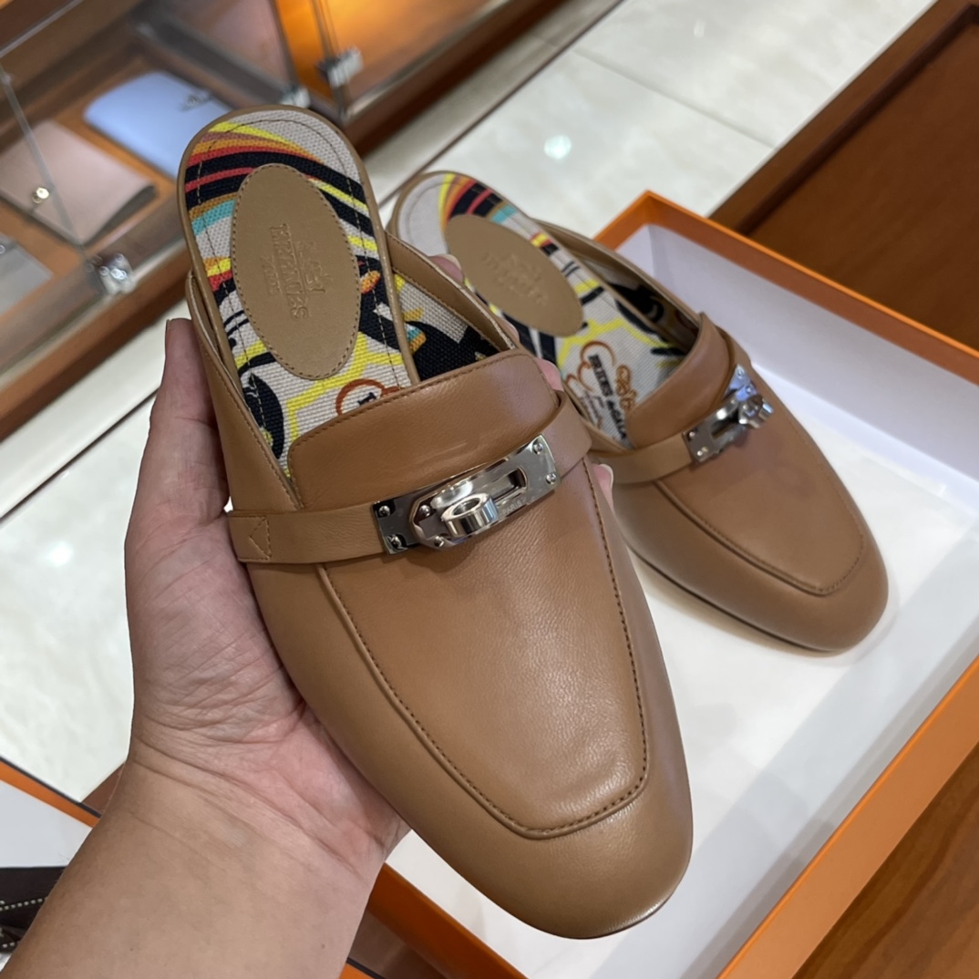 HERMES 手工鞋 凯莉半拖 细节处理到位  奶茶色 size: 35-41 (正码) 10天出货