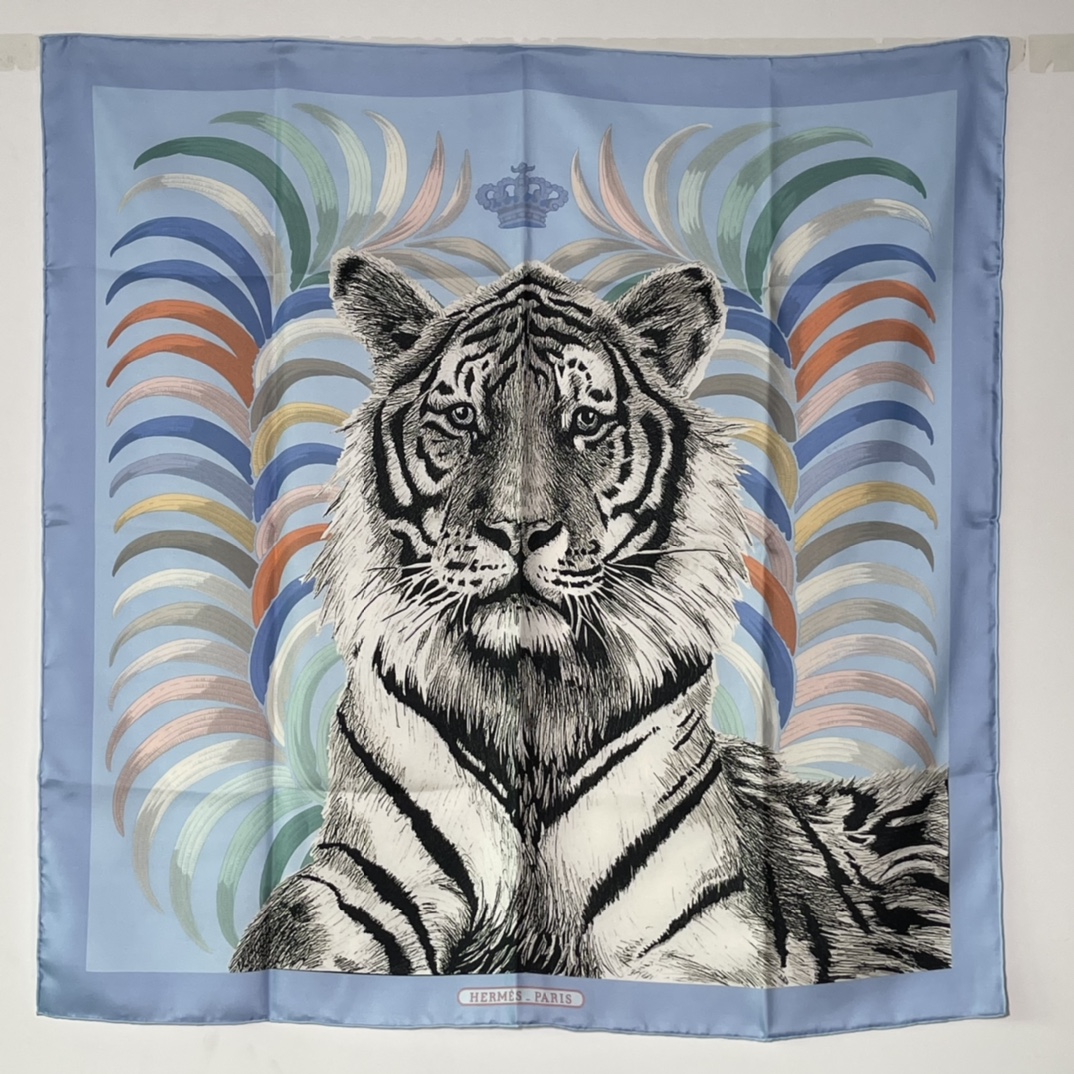 Hermes 新品《王者之虎》双面真丝方巾 手工卷边斜纹真丝双面方巾(100%桑蚕丝)90 x 90厘米-铂金女王 Hermes 新品《王者之虎》双面真丝方巾 手工卷边斜纹真丝双面方巾(100%桑蚕丝)90 x 90厘米