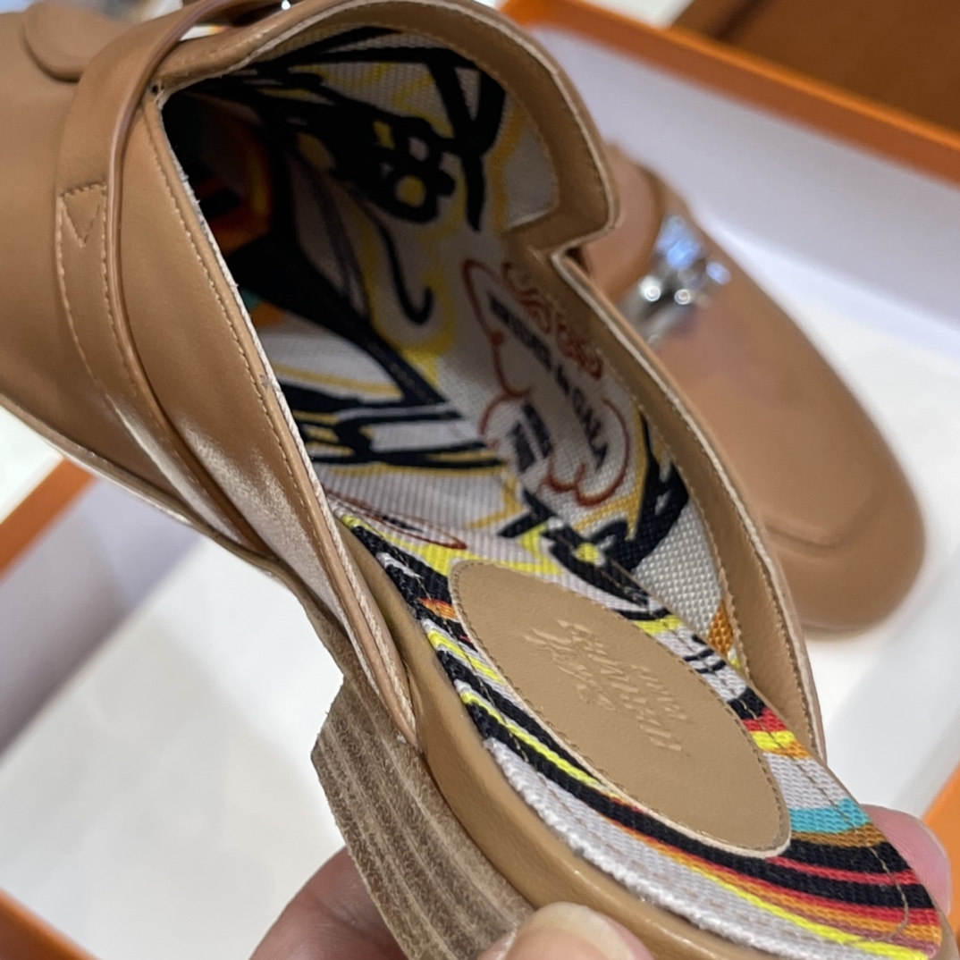 HERMES 手工鞋 凯莉半拖 细节处理到位  奶茶色 size: 35-41 (正码) 10天出货