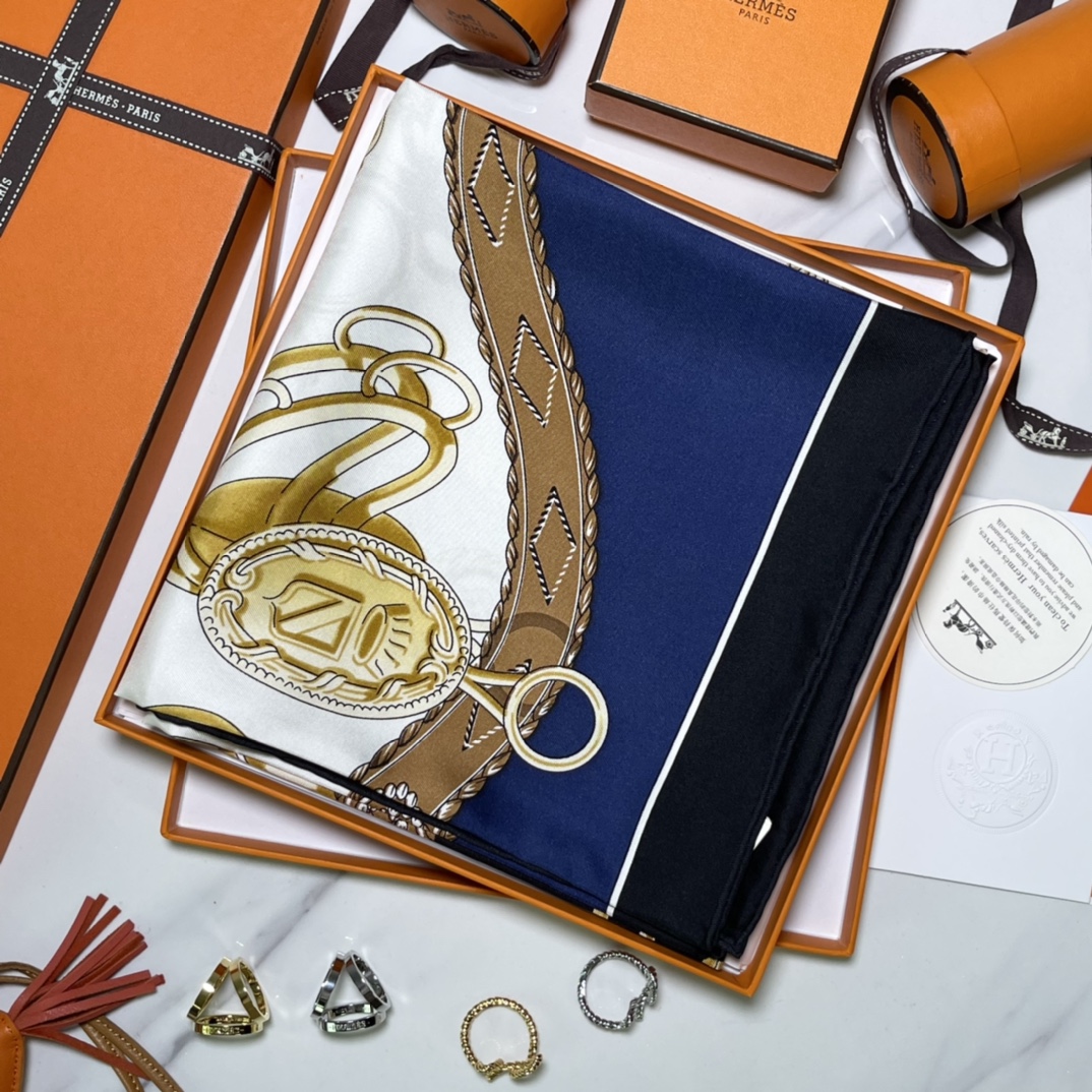 HERMES 新品️ 《名人电梯》真丝方巾 蓝色 90*90cm 100%真丝 手工包边