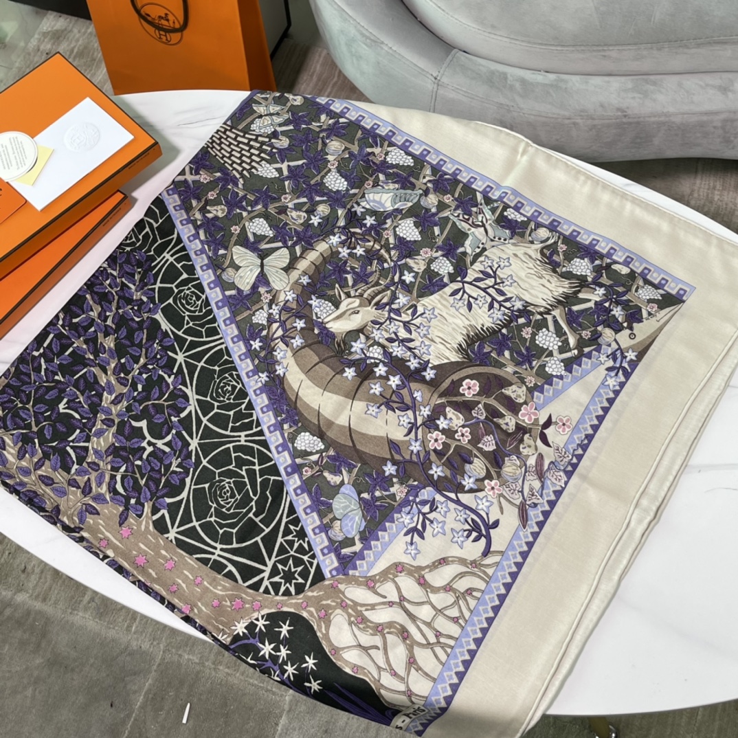 Hermes 早春新款 ️ 薰衣草紫 Size:140x140cm 丝绒材质-铂金女王 Hermes 早春新款 ️ 薰衣草紫 Size:140x140cm 丝绒材质