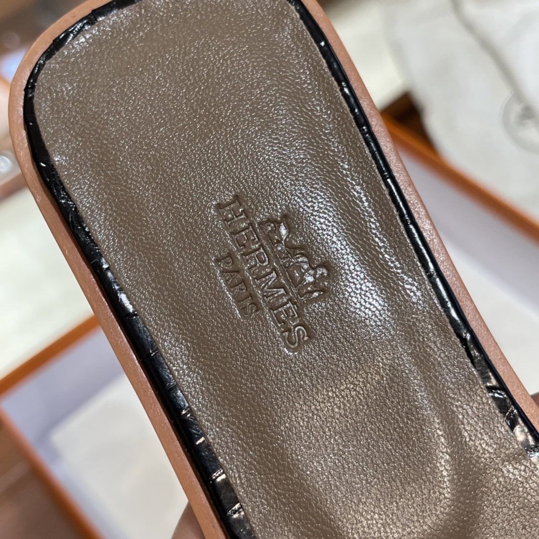 HERMES 鳄鱼皮 拖鞋 黑色 高端定制 老师傅工匠 纯手工定制 Size:35-41 (偏小一码)