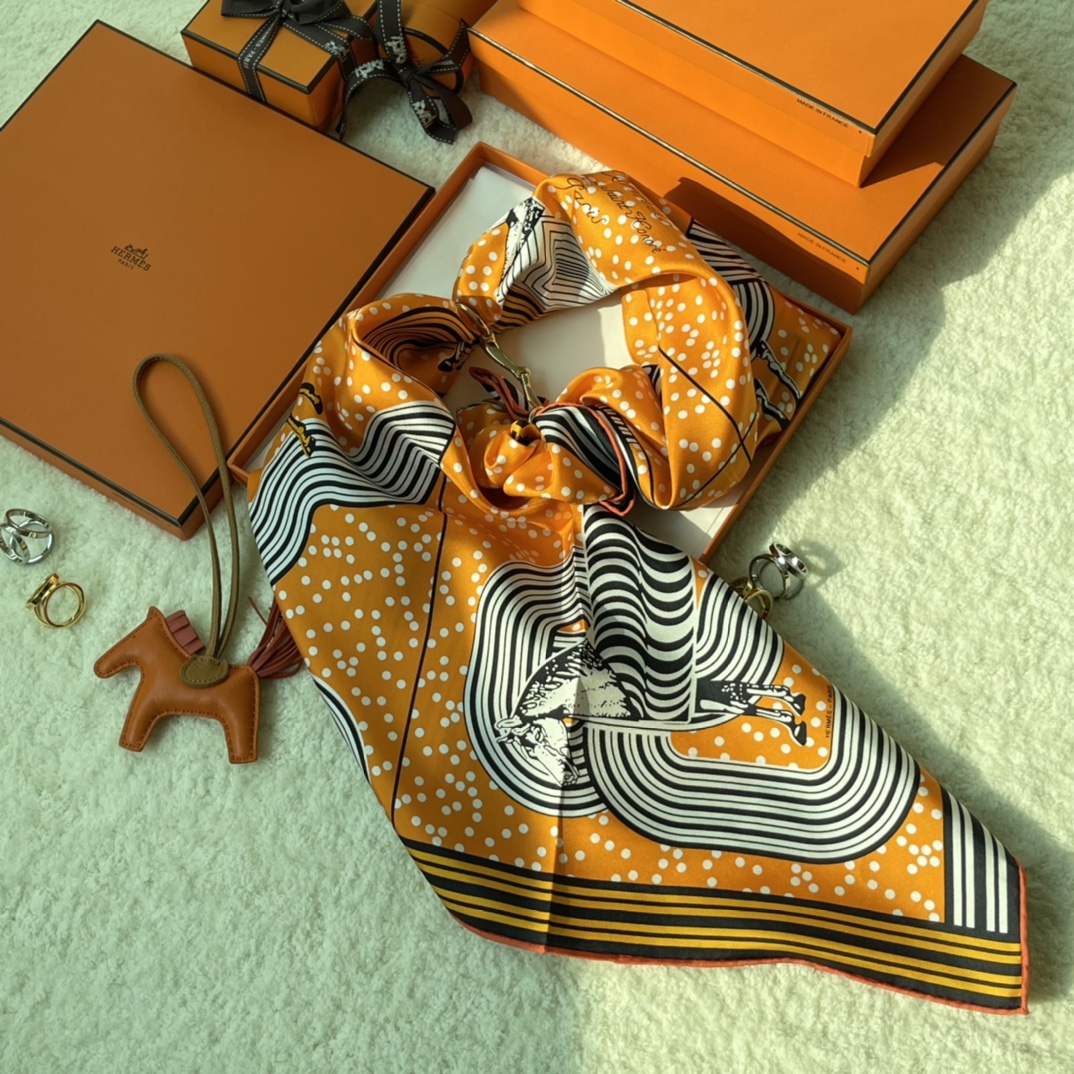 Hermes《 波普式骏马的披挂》丝巾 橙色 Size：90x90cm 100%真丝