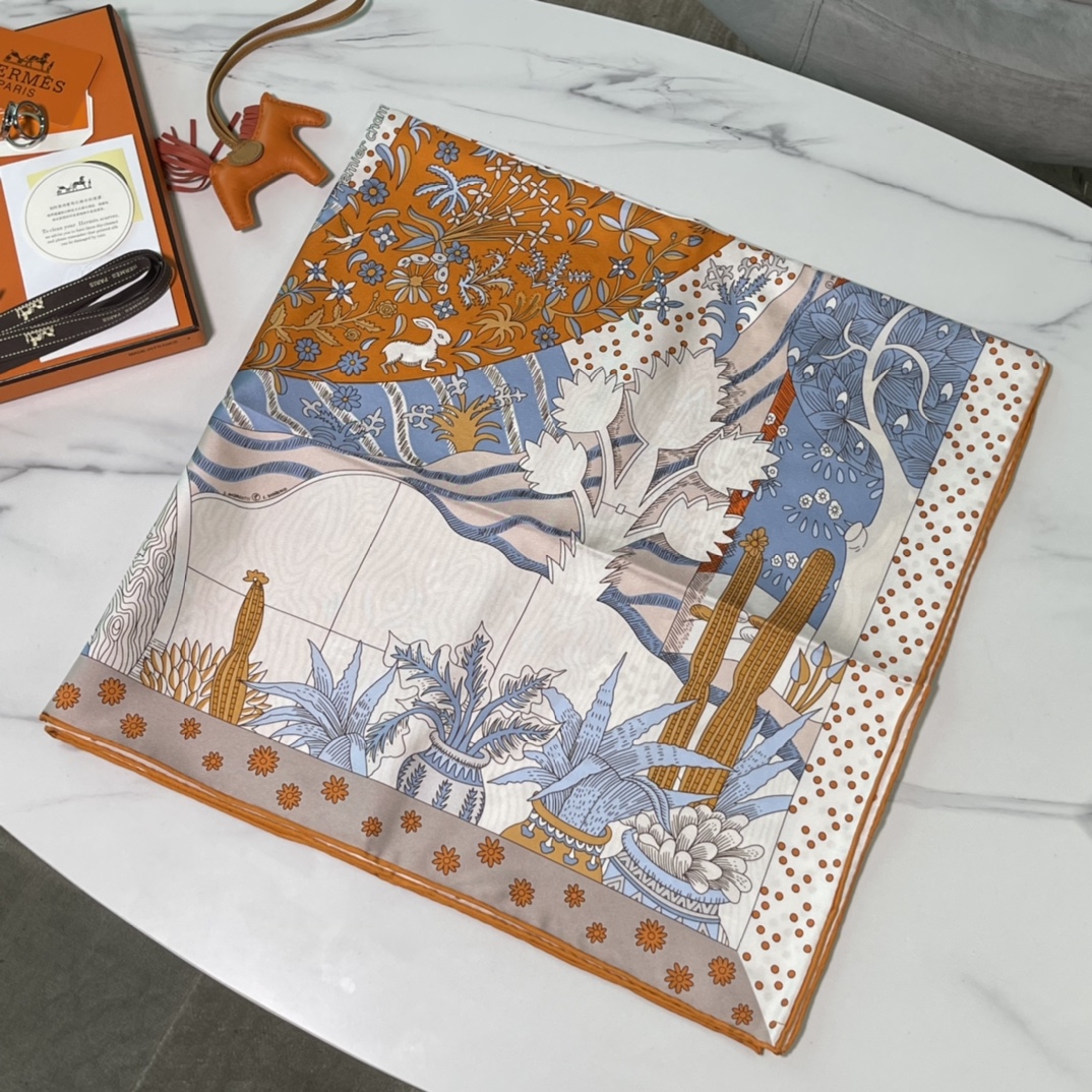 Hermes新品 《时代新声》 手工卷边斜纹真丝方巾（100%桑蚕丝） 90 x 90厘米