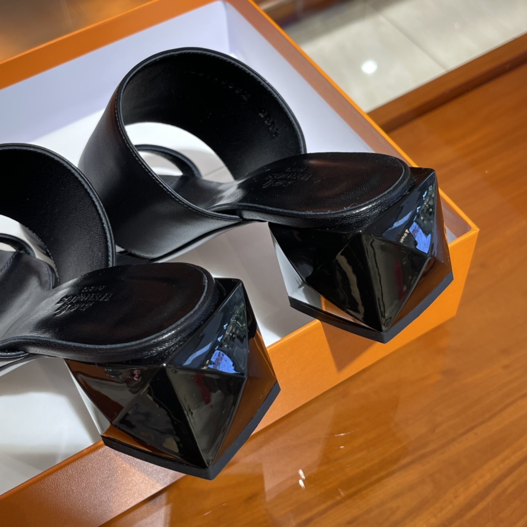 爱马仕 新款方跟拖鞋 2色 纯手工定制 接受预定 小牛皮 黑色 35-41码