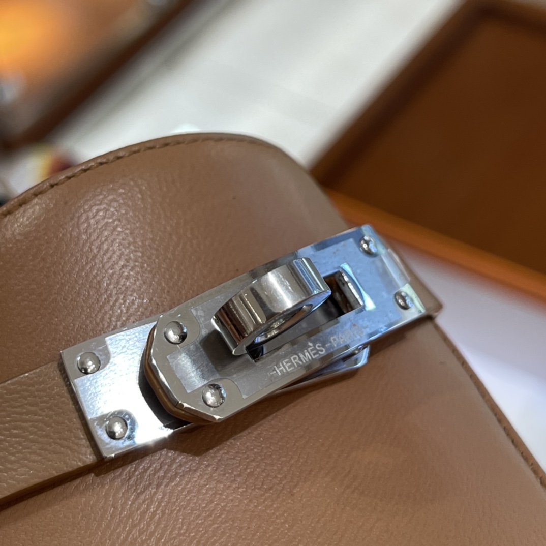 HERMES 手工鞋 凯莉半拖 细节处理到位  奶茶色 size: 35-41 (正码) 10天出货