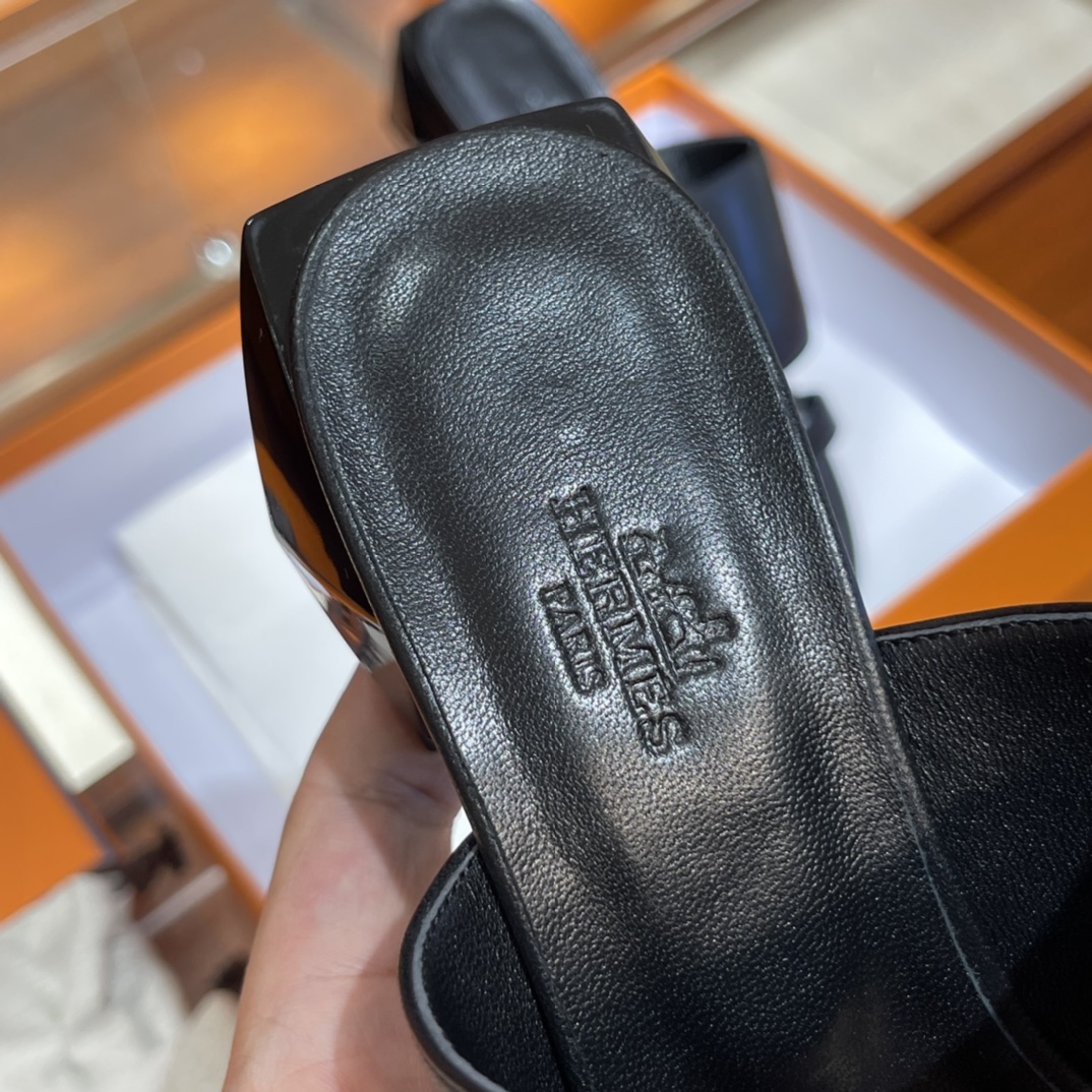 爱马仕 新款方跟拖鞋 2色 纯手工定制 接受预定 小牛皮 黑色 35-41码