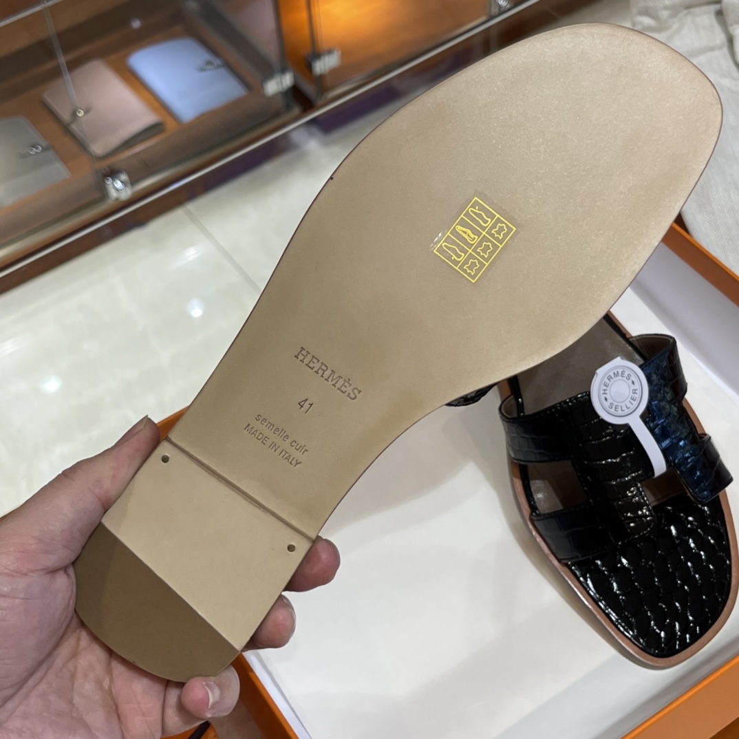 HERMES 鳄鱼皮 拖鞋 黑色 高端定制 老师傅工匠 纯手工定制 Size:35-41 (偏小一码)-铂金女王 HERMES 鳄鱼皮 拖鞋 黑色 高端定制 老师傅工匠 纯手工定制 Size:35-41 (偏小一码)