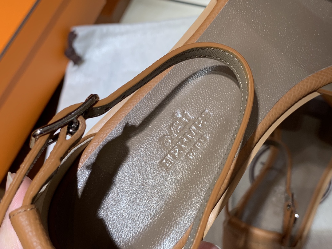 Santorini 爱马仕夏季小牛皮凉鞋 Size:35-41(正码) 纯手工定制 原厂进口牛皮 意大利树羔皮大底