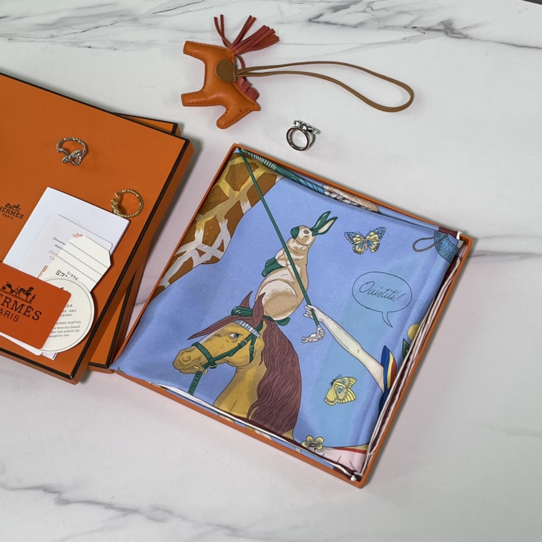 Hermes 新品 2022 早春真丝方巾 90*90cm 纯手工包边 100%真丝 原版全套包装