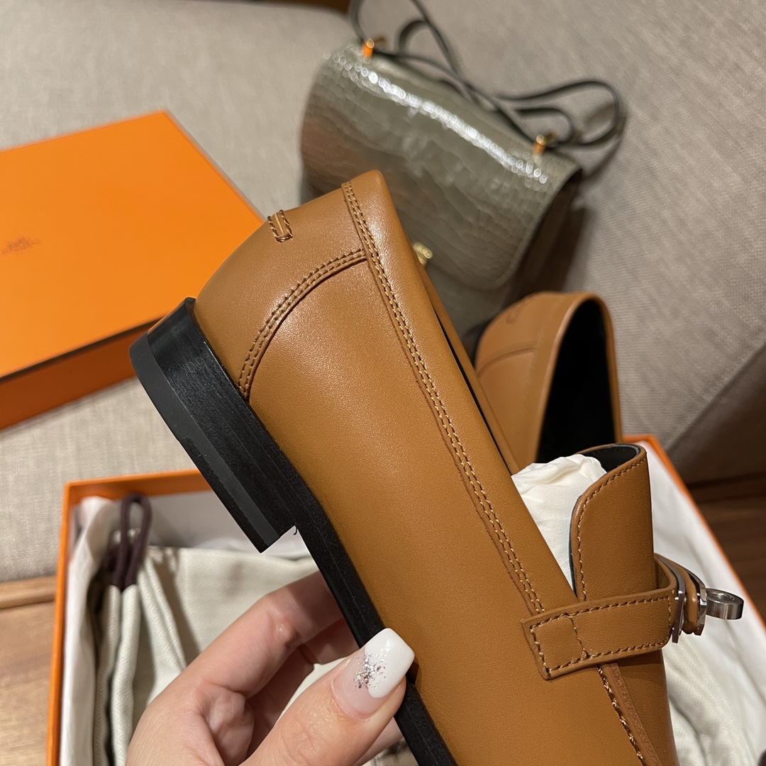 H牌最火爆的单品 kelly扣乐福鞋 休闲时尚百搭 316精钢正品开模五金 意大利原厂进口真皮大底