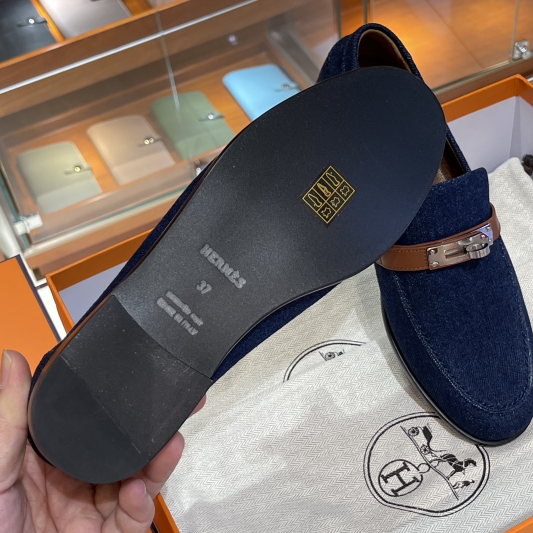 H家经典爆单牛仔乐福鞋 百搭,简约,舒适,耐穿 码数34-41码 码数不调换 12天出货-铂金女王 H家经典爆单牛仔乐福鞋 百搭,简约,舒适,耐穿 码数34-41码 码数不调换 12天出货