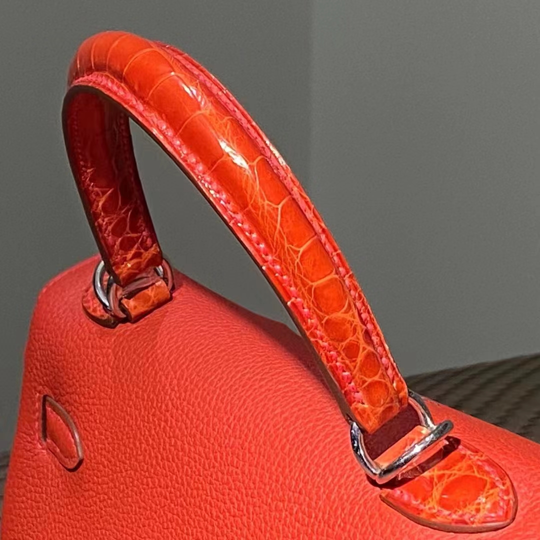 Hermes 爱马仕  Kelly touch 现货 爱心红