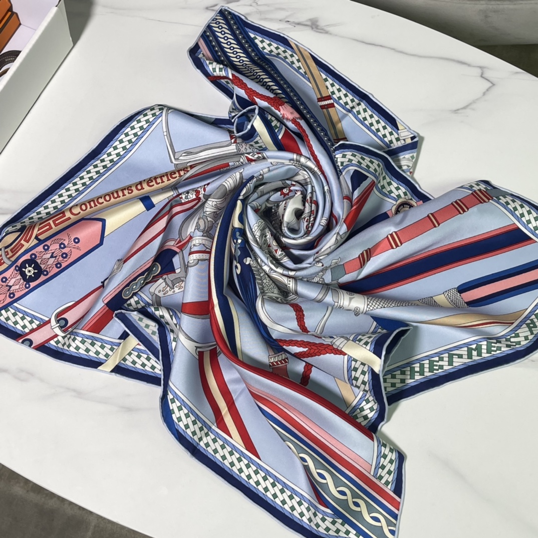 Hermes 新品 2022新款. “马镫竞赛”主题水洗方巾 90*90cm 纯手工包边 100%真丝