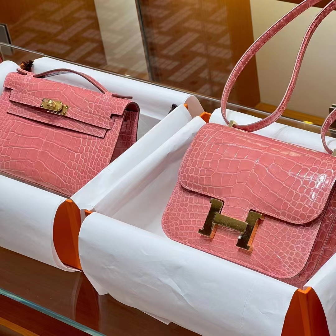 Hermes 爱马仕 Constance18cm 奶昔粉 现货