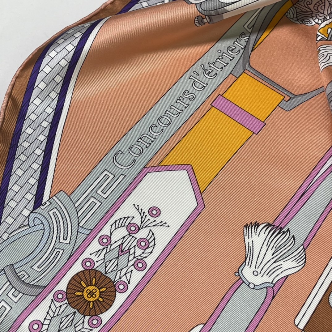 Hermes 新品 2022新款. “马镫竞赛”主题水洗方巾 90*90cm 纯手工包边 100%真丝
