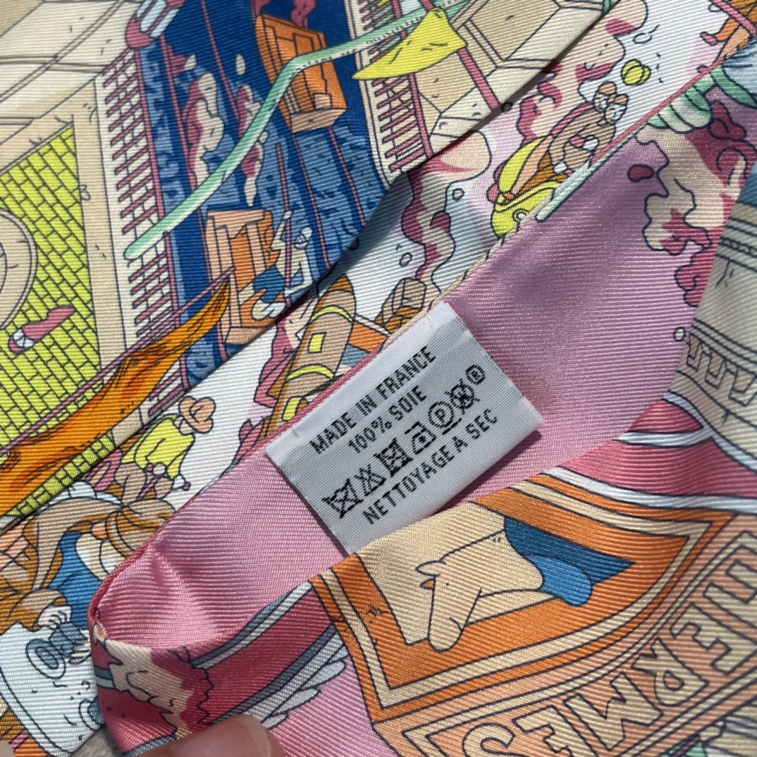 hermes Maxi twilly《福宝大道 》长巾 粉色 Size：10*160cm 100%桑蚕丝