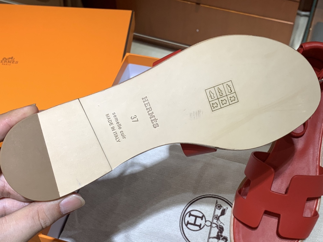 Santorini 爱马仕夏季小牛皮凉鞋 Size:35-41(正码) 纯手工定制 原厂进口牛皮 意大利树羔皮大底