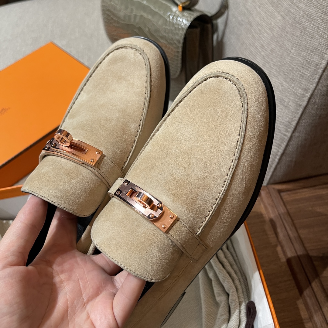 H牌最火爆的单品 kelly扣乐福鞋 316精钢正品开模五金，意大利原厂进口真皮大底 码数34～41（半码可定制)