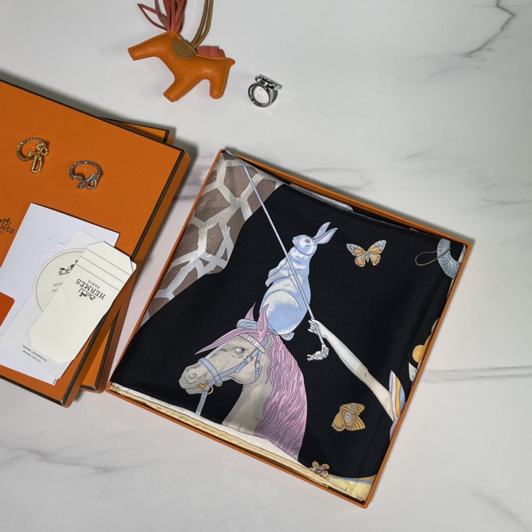 Hermes 新品 2022 早春真丝方巾 90*90cm 纯手工包边 100%真丝 原版全套包装