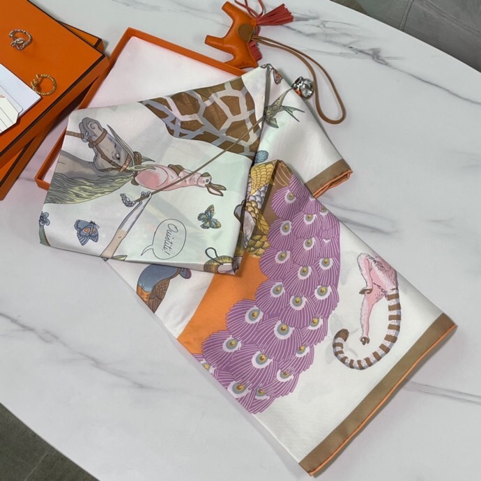 Hermes 新品 2022 早春真丝方巾 90*90cm 纯手工包边 100%真丝