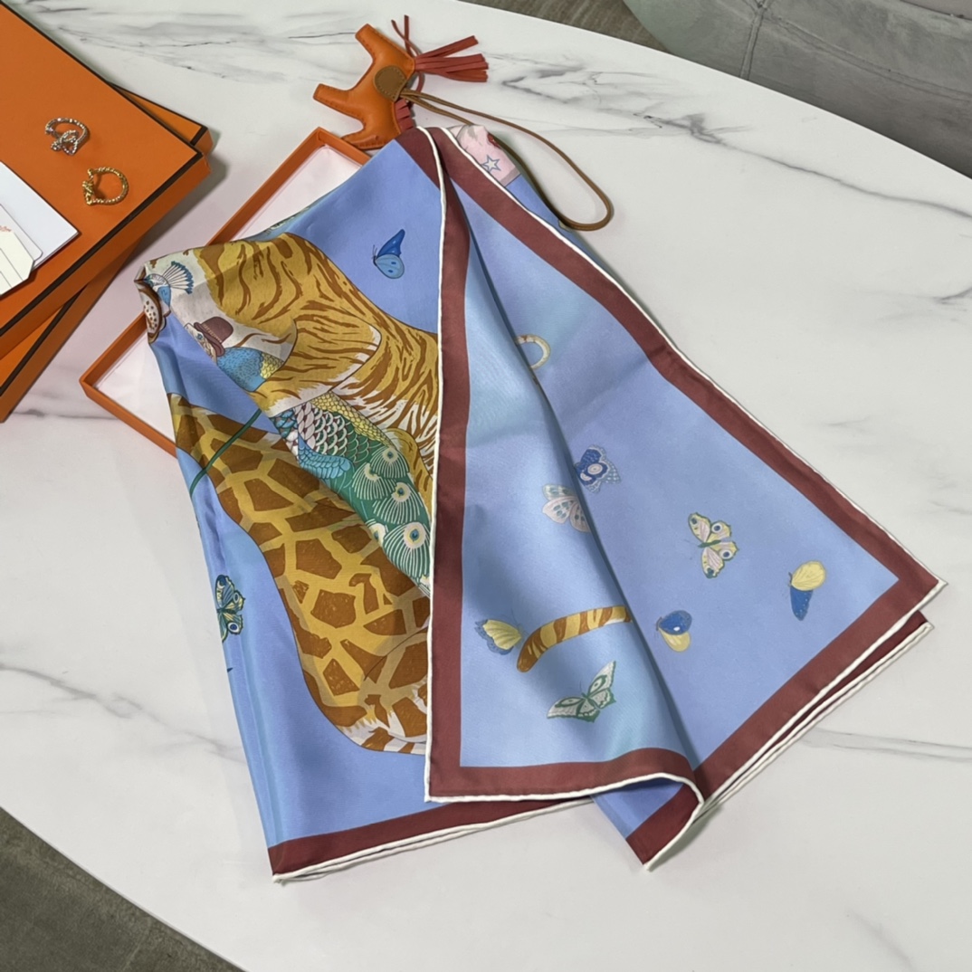 Hermes 新品 2022 早春真丝方巾 90*90cm 纯手工包边 100%真丝 原版全套包装