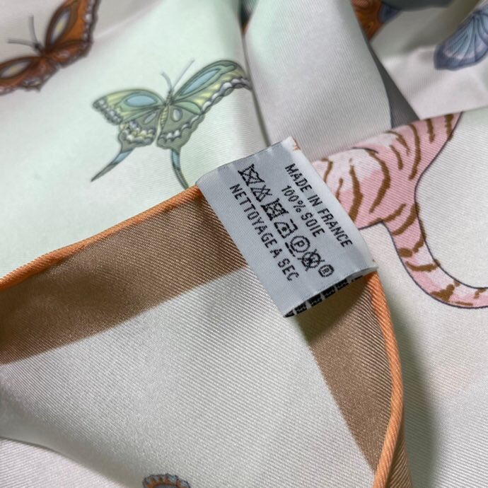Hermes 新品 2022 早春真丝方巾 90*90cm 纯手工包边 100%真丝