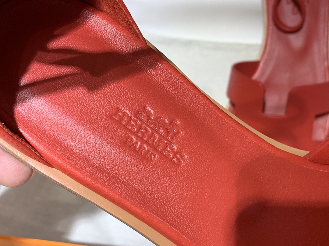 Santorini 爱马仕夏季小牛皮凉鞋 Size:35-41(正码) 纯手工定制 原厂进口牛皮 意大利树羔皮大底