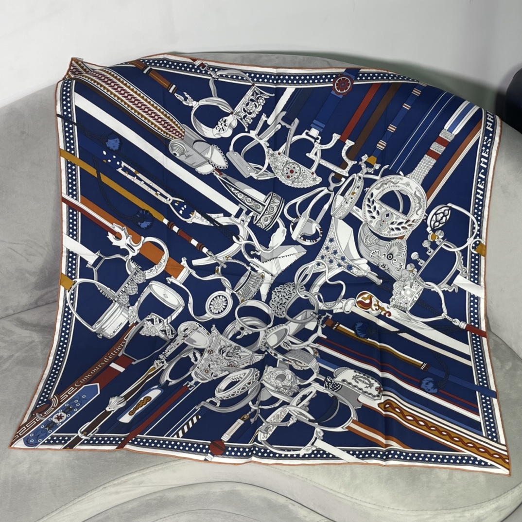 Hermes 新品 2022新款. “马镫竞赛”主题水洗方巾 90*90cm 纯手工包边 100%真丝
