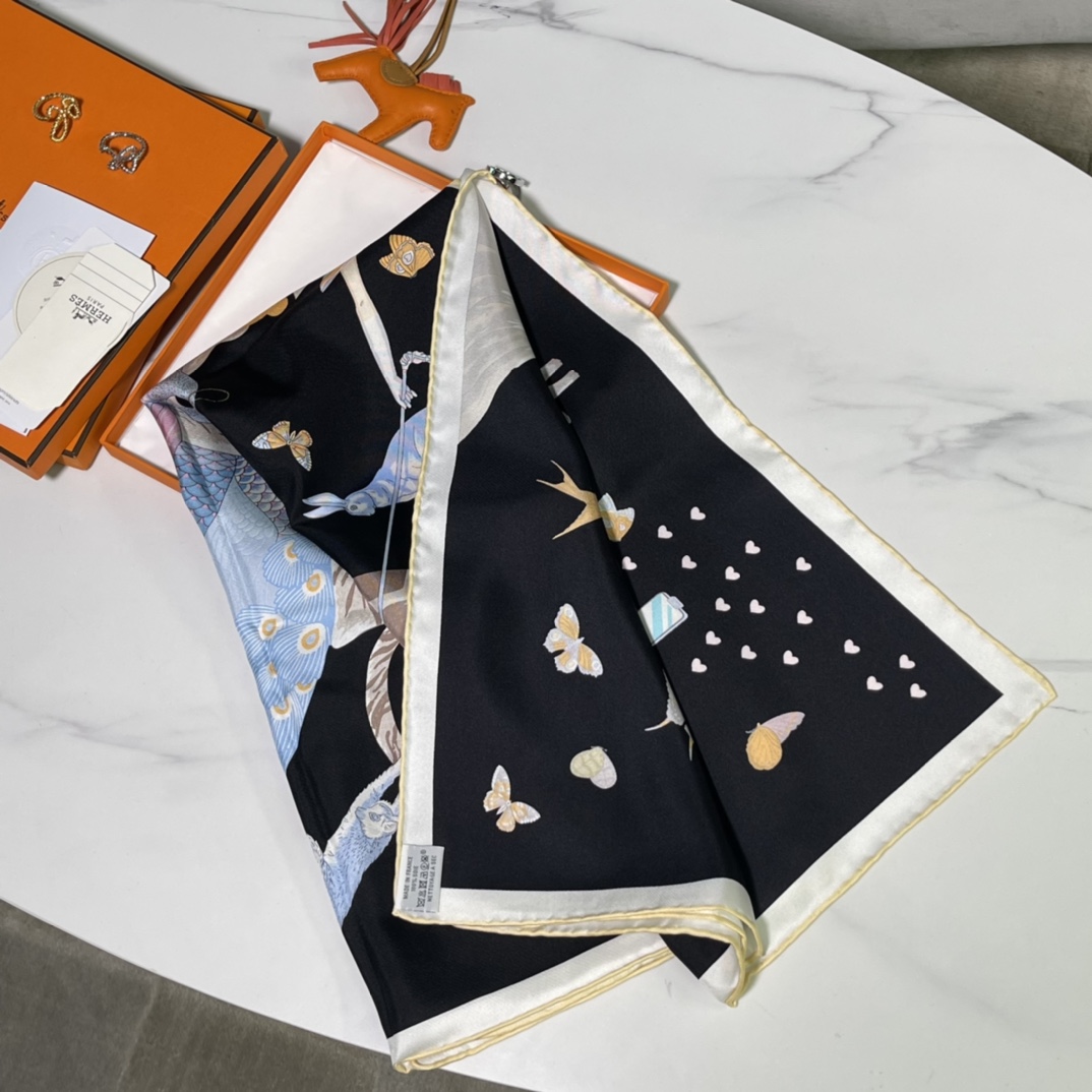 Hermes 新品 2022 早春真丝方巾 90*90cm 纯手工包边 100%真丝 原版全套包装