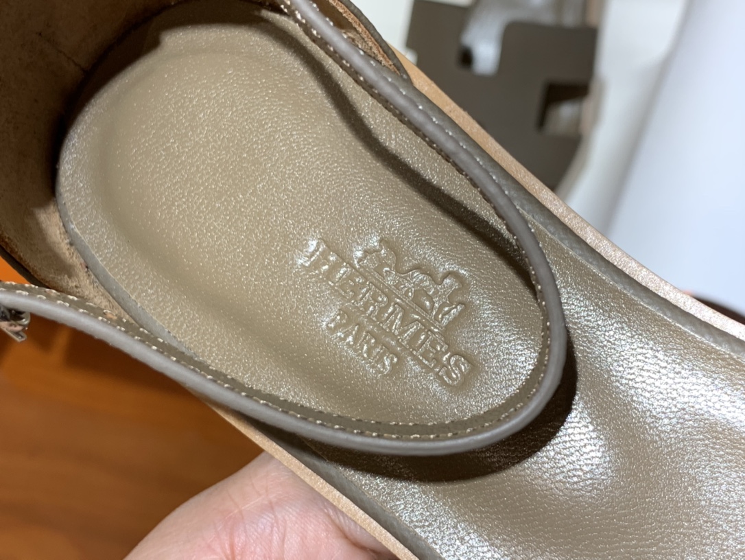 Santorini 爱马仕夏季小牛皮凉鞋 Size:35-41(正码) 纯手工定制 原厂进口牛皮 意大利树羔皮大底