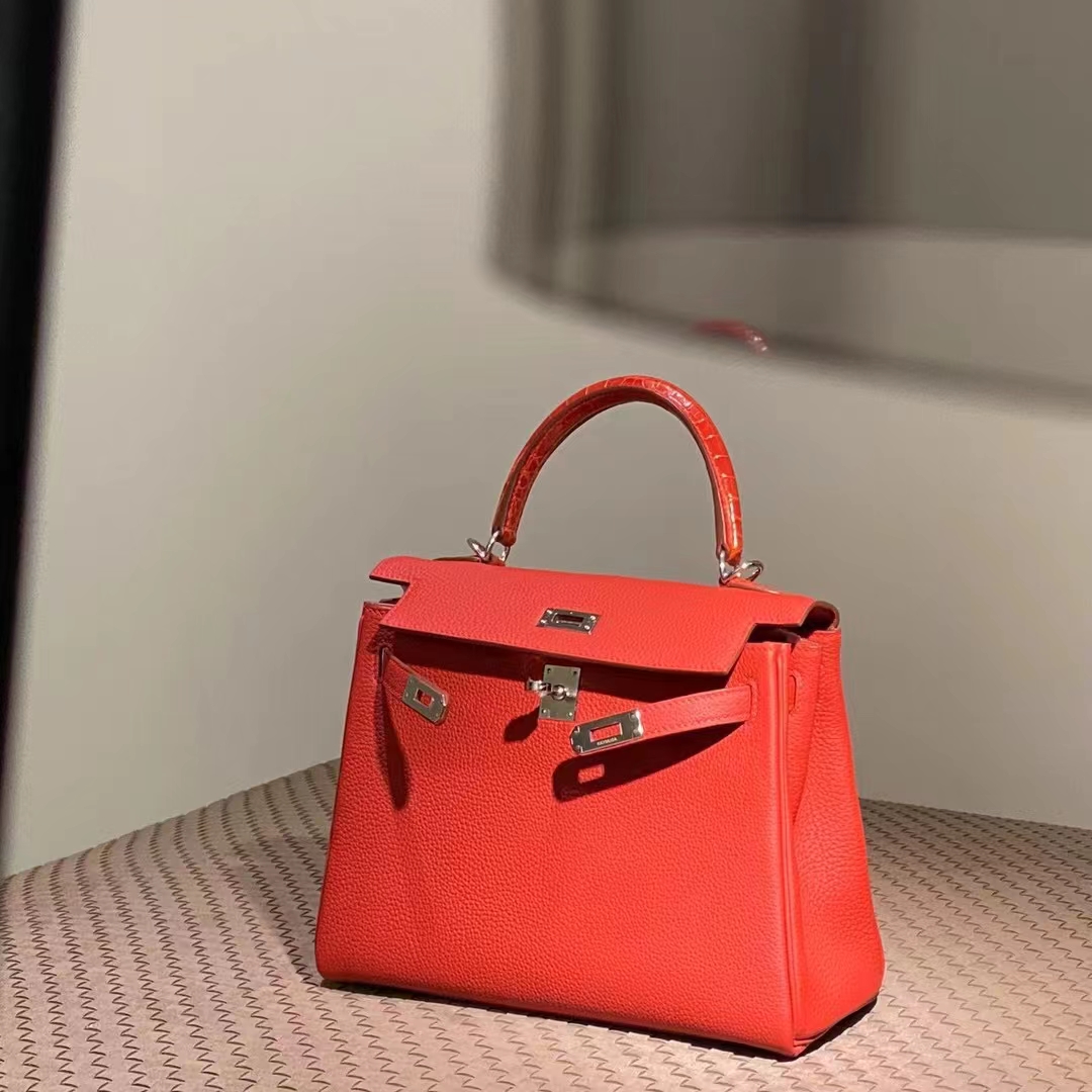 Hermes 爱马仕  Kelly touch 现货 爱心红