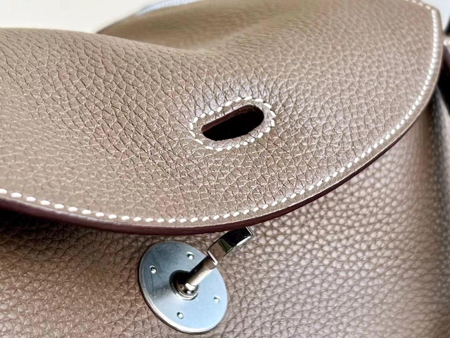 HERMES 爱马仕 Mini Lindy 26cm 8C Gri Elephant 大象灰 进口蜜蜡线 全手工制作