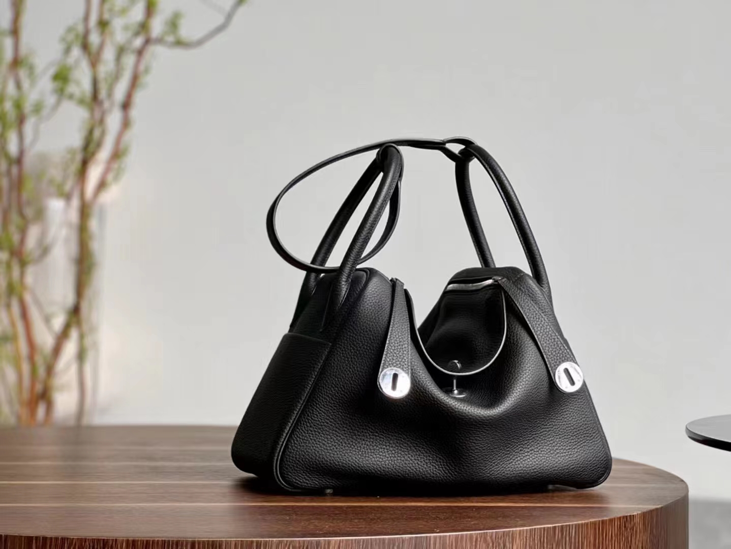HERMES 爱马仕 Mini Lindy 26cm CC89 Nior 经典黑 进口蜜蜡线 全手工制作