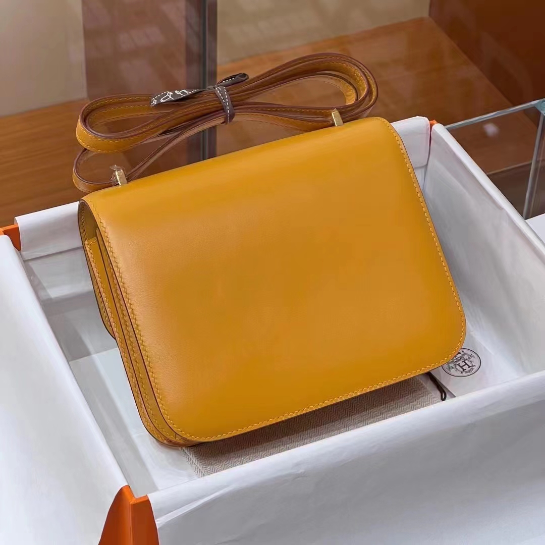 HERMES 爱马仕 【现货】 空姐包 Constance 9D 琥珀黄 BOX 现货 进口蜜蜡线 全手工制作