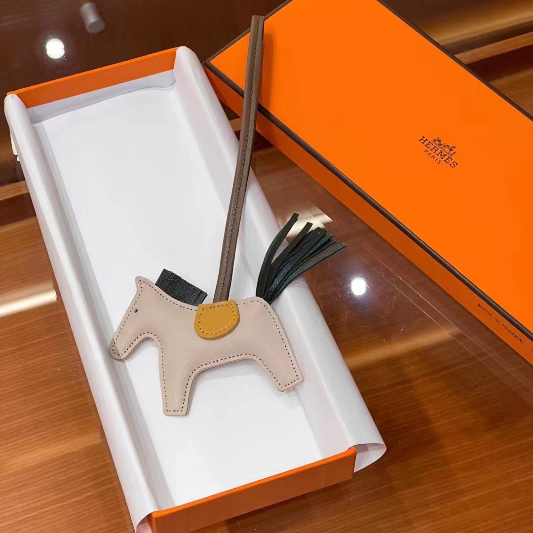 HERMES 爱马仕 小马挂件 9D 琥珀黄 CC89 Nior 经典黑 灰褐色 16 P8 Kaki 卡其色 现货 进口蜜蜡线 全手工制作