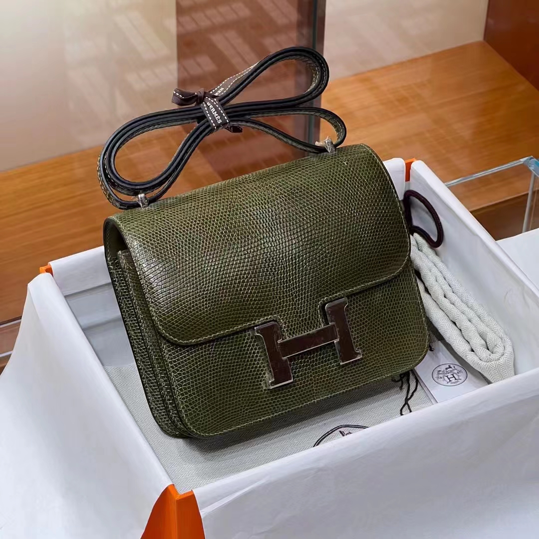 HERMES 爱马仕 【现货】Constance 19CM 61 Vert Olive橄榄绿 TOGO 现货 进口蜜蜡线 全手工制作