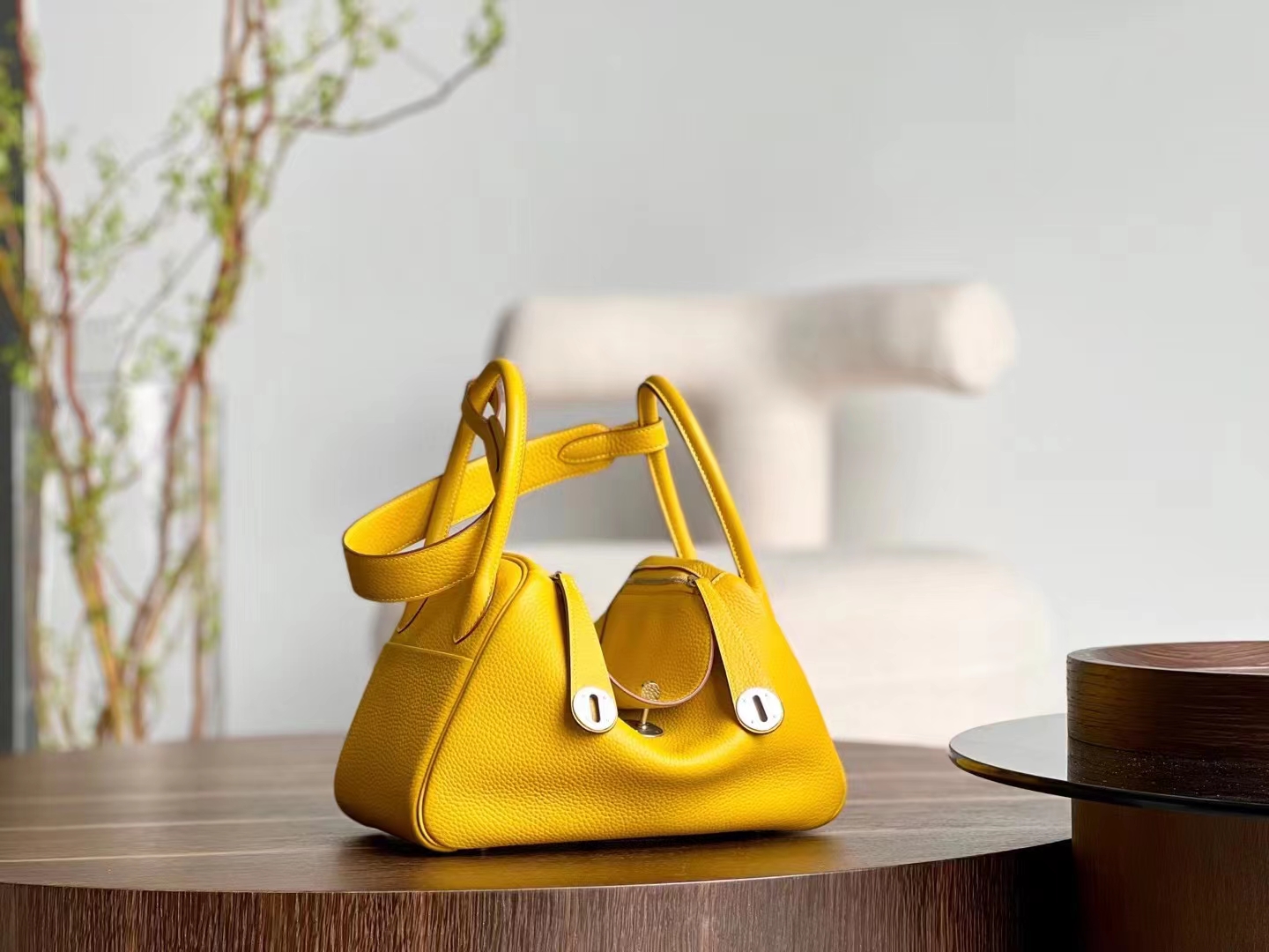HERMES 爱马仕   Mini Lindy 20cm 1G Mais玉米黄 进口蜜蜡线 全手工制作