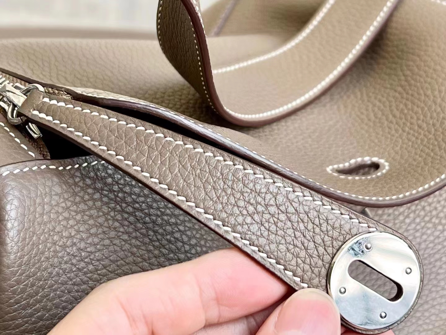 HERMES 爱马仕 Mini Lindy 26cm 8C Gri Elephant 大象灰 进口蜜蜡线 全手工制作