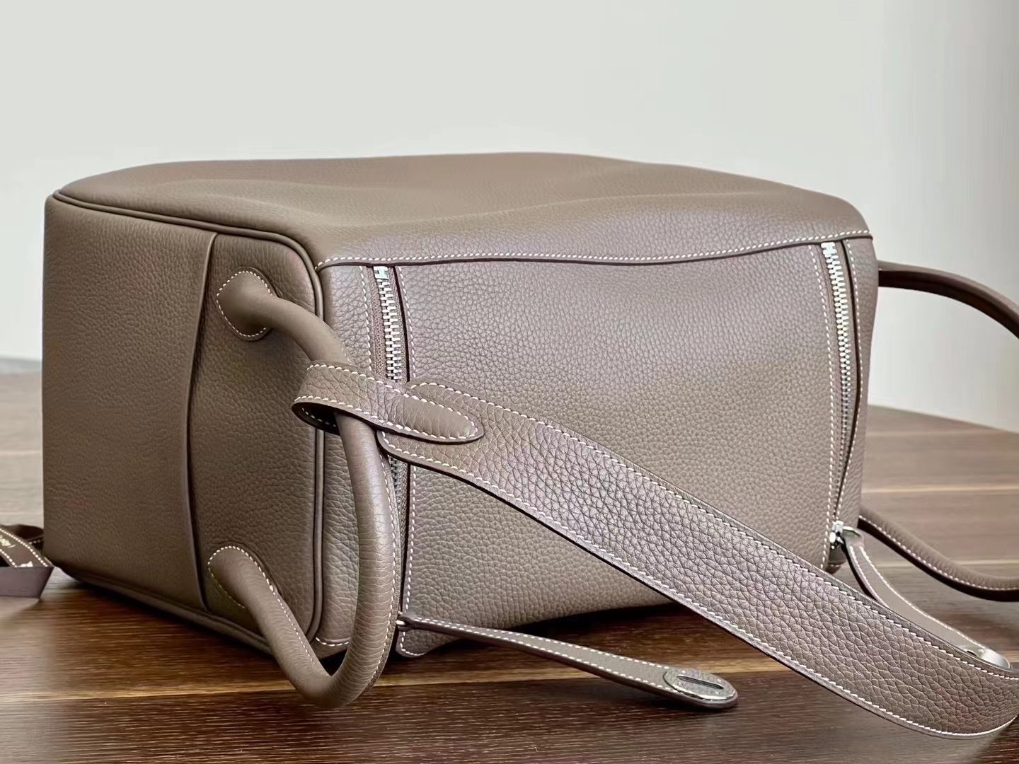 HERMES 爱马仕 Mini Lindy 26cm 8C Gri Elephant 大象灰 进口蜜蜡线 全手工制作