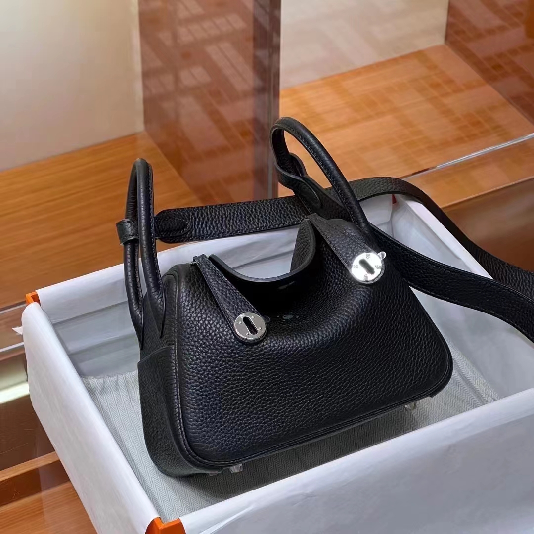 HERMES 爱马仕 【现货】 Mini Lindy 20cm CC89 Nior 经典黑 TOGO 现货 进口蜜蜡线 全手工制作