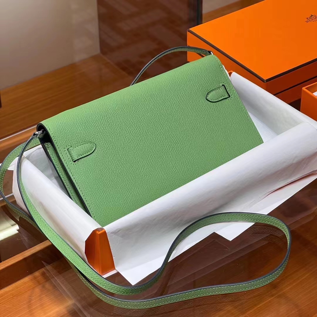 HERMES 爱马仕 【现货】Kelly To Go Epsom皮 i3 牛油果绿 现货 进口蜜蜡线 全手工制作