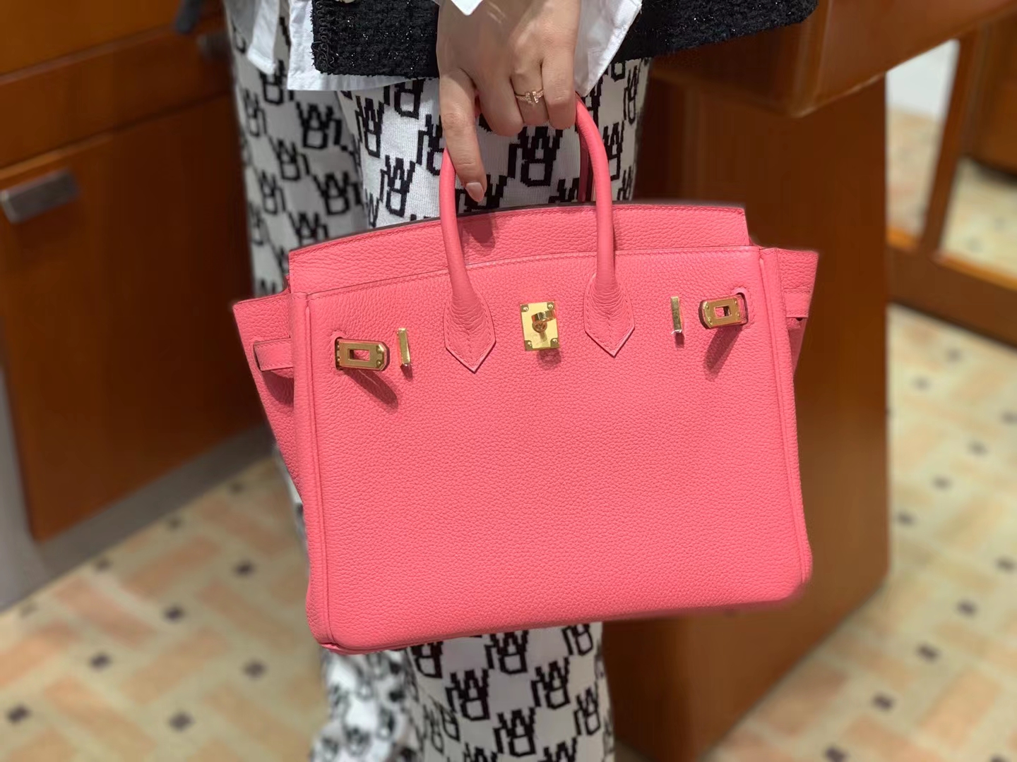 HERMES 爱马仕 【现货】 Birkin 25CM U5 Rose eLipstick 唇膏粉 Togo 现货 进口蜜蜡线 全手工制作