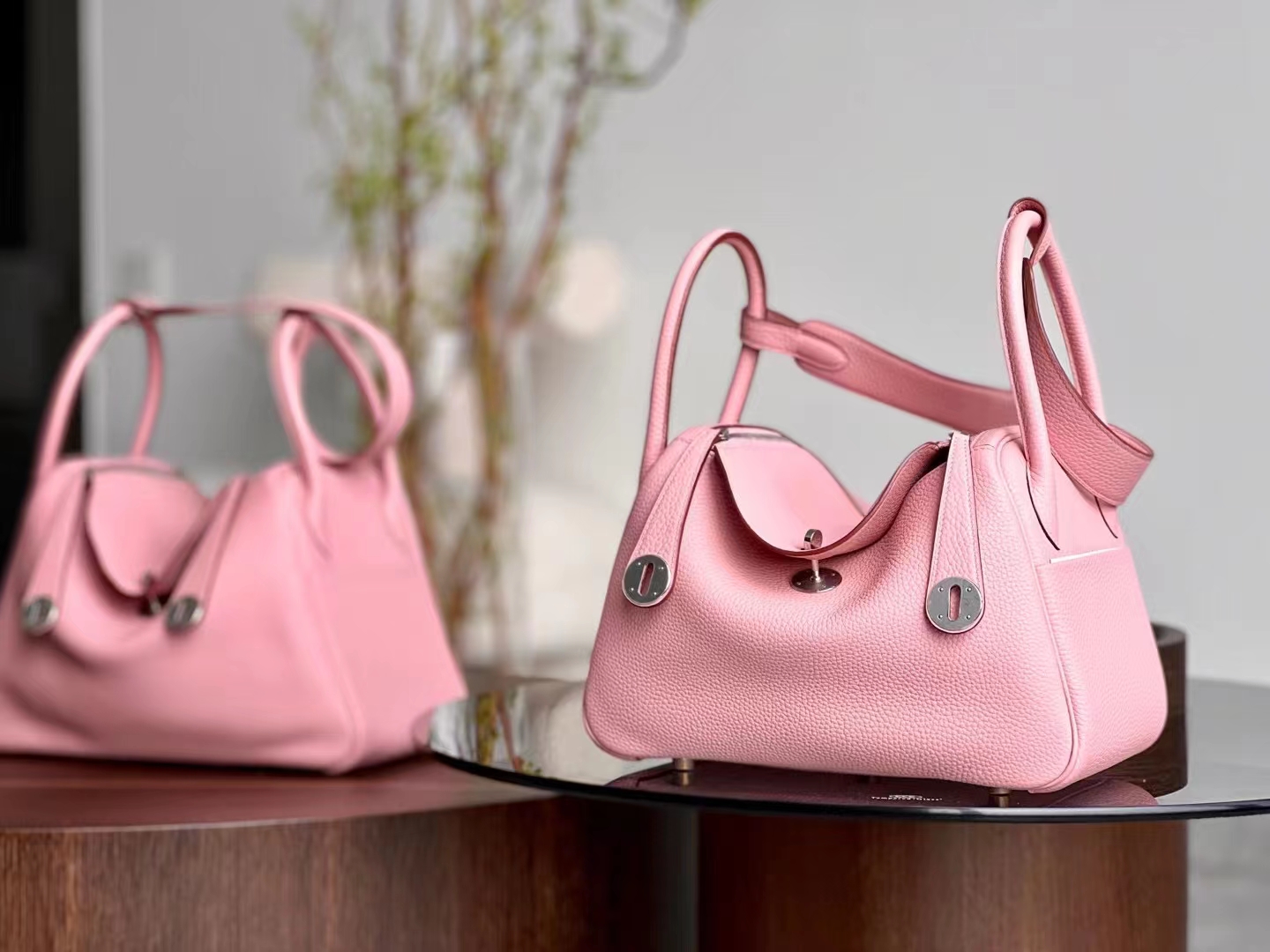 HERMES 爱马仕 Mini Lindy 20cm 3Q 奶昔粉 进口蜜蜡线 全手工制作