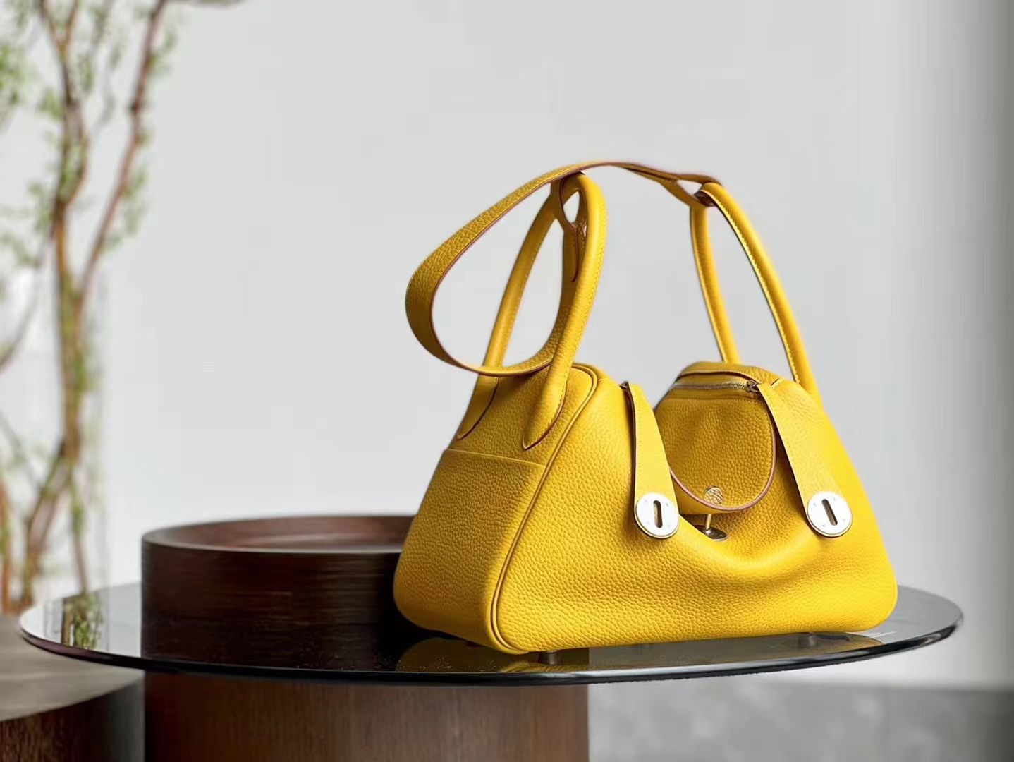 HERMES 爱马仕   Mini Lindy 20cm 1G Mais玉米黄 进口蜜蜡线 全手工制作