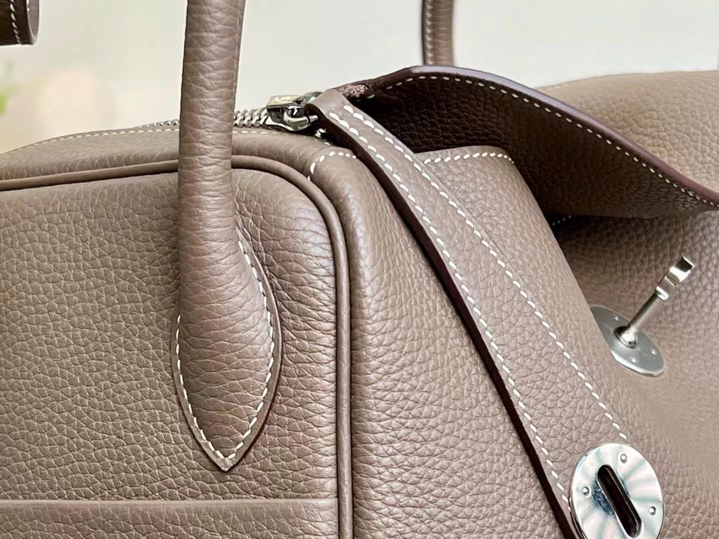 HERMES 爱马仕 Mini Lindy 26cm 8C Gri Elephant 大象灰 进口蜜蜡线 全手工制作