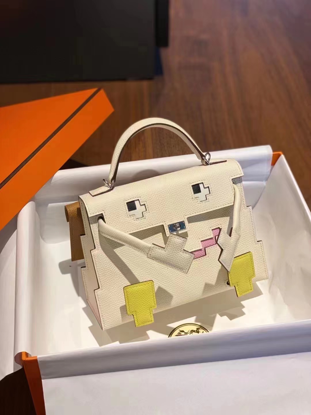 HERMES 爱马仕 【现货】 kellydoll Epsom皮 Craie 10 奶昔白 现货 进口蜜蜡线 全手工制作