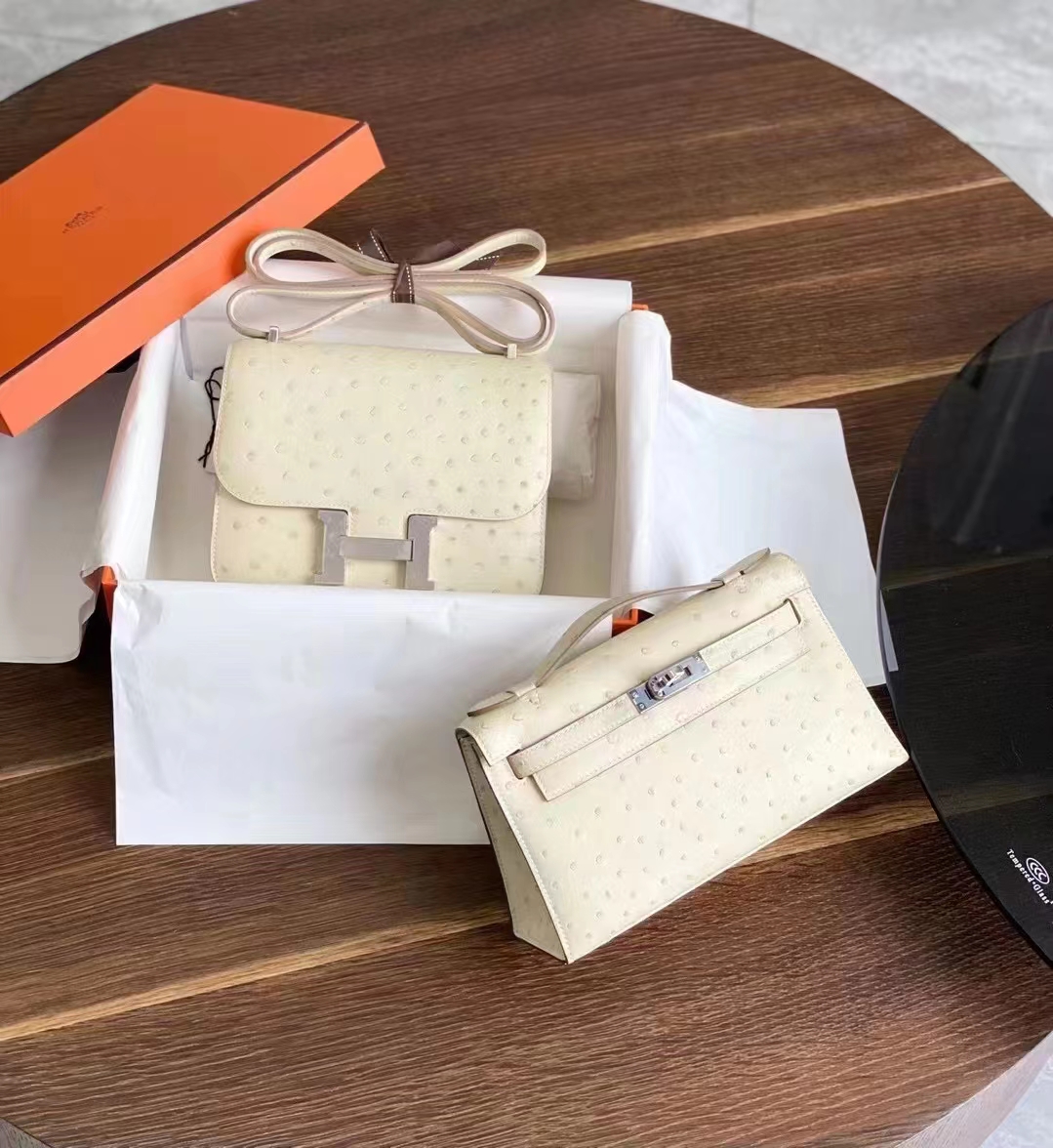 HERMES 爱马仕 HERMES  空姐包 Constance 19cm Ostrich 鸵鸟皮 Craie 10 奶昔白 进口蜜蜡线 全手工制作
