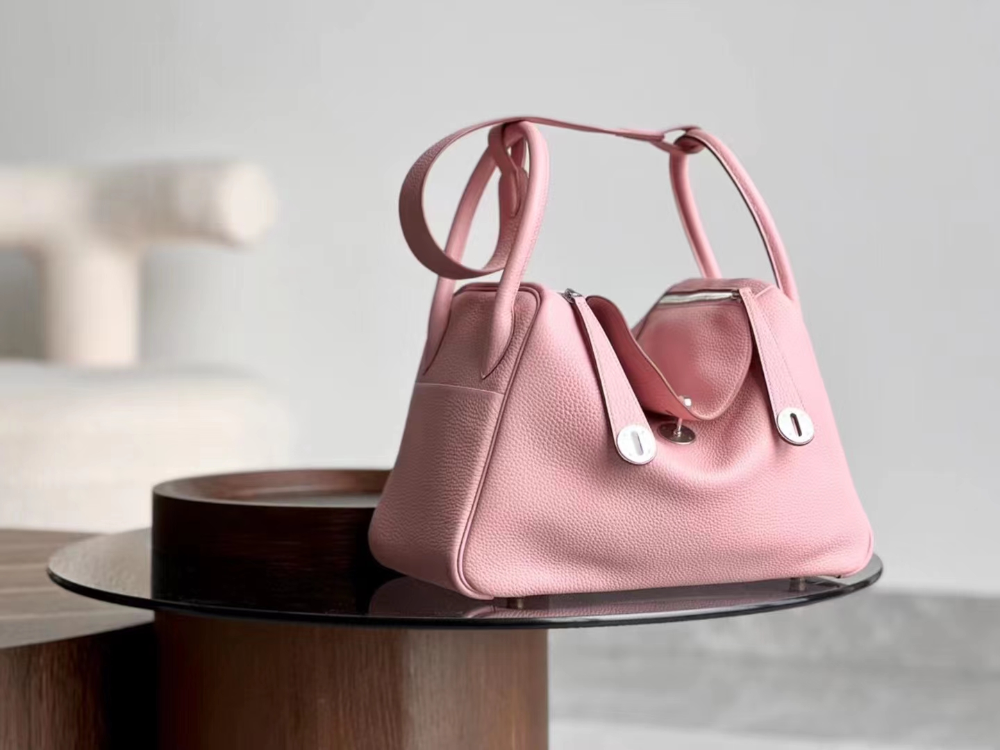 HERMES 爱马仕 Mini Lindy 20cm 3Q 奶昔粉 进口蜜蜡线 全手工制作