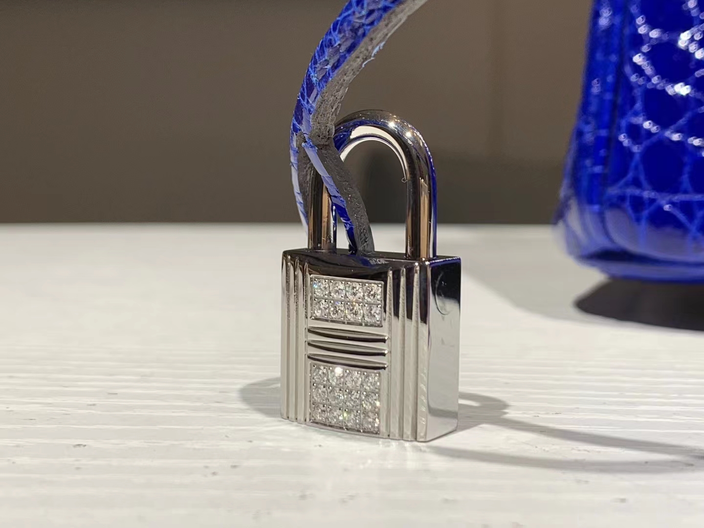HERMES 爱马仕 Birkinmm 铂金女王【现货】 Birkin 30cm 7T Bleu electrique电光蓝 鳄鱼皮 进口蜜蜡线 全手工制作 高定真钻铂金包